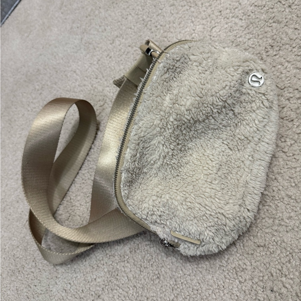 Lululemon Sherpa Crossbody Bag